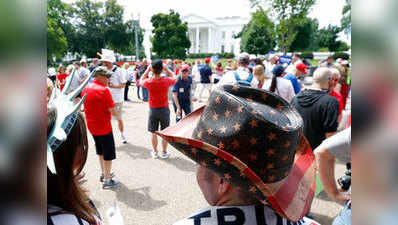 Trump supporters rally outside White House 