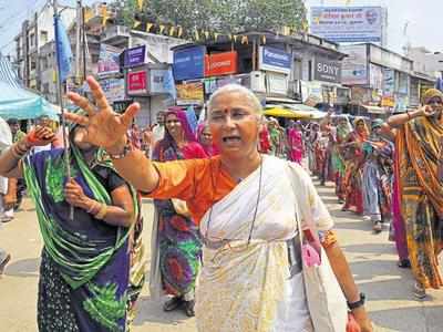 നര്‍മ്മദ റാലി; മലയാളി വിദ്യാര്‍ത്ഥികളെ തല്ലിച്ചതച്ച് ഗുജറാത്ത് പൊലീസ്