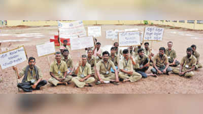 ಪೌರ ಕಾರ್ಮಿಕರಿಂದ ಅನಿರ್ಧಿಷ್ಟ ಧರಣಿ