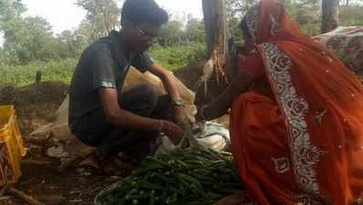 ఇంటర్ టాపర్.. కూరగాయలు అమ్ముకుంటున్నాడు!