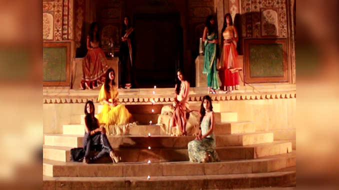 बीटीएस : मिस इंडिया २०१७ची अमर किल्ला आणि हवा महलला भेट 