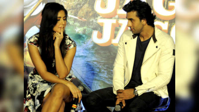 Ranbir stalks Katrina on social media! 