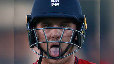 T20I: ऑब्स्ट्रक्टिंग द फील्ड आउट होने वाले पहले बल्लेबाज बने जेसन रॉय
