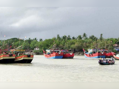 ইলিশের খোঁজে সাগরে