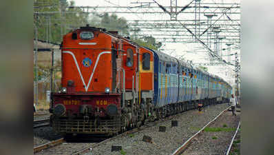 वरिष्ठ नागरिकों से भी टिकट पर सब्सिडी छोड़ने की अपील करेगा रेलवे