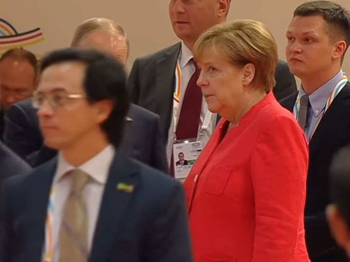 MERKEL-PUTIN-EYE-ROLL