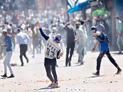 कश्मीर: कट्टरता को रोकने के लिए बन सकता है अलग विभाग