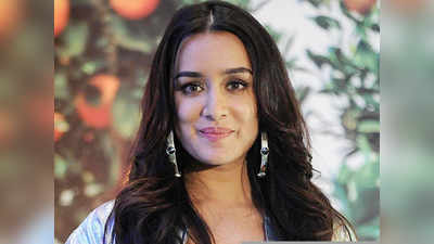 Shraddha Kapoor reacts to Instagram chat with Farhan Akhtar 