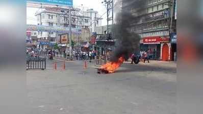 এবার ব্যবসায়ীদের বন্‌ধ ঘিরে রণক্ষেত্র রায়গঞ্জ