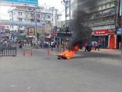 এবার ব্যবসায়ীদের বন্‌ধ ঘিরে রণক্ষেত্র রায়গঞ্জ