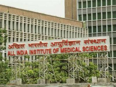 AIIMS के डॉक्टरों की पीएम मोदी से गुहार, हमें कुत्तों और बंदरों से बचाएं