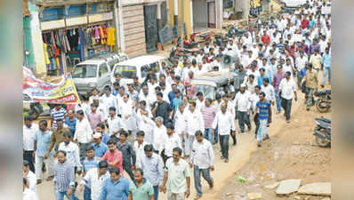 ಬರಹಗಾರರಿಗೆ ಶುದ್ಧ ಹಸ್ತ, ಚಾರಿತ್ರ್ಯ ಅವಶ್ಯ