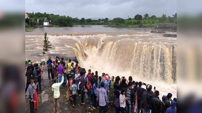 Despite warning, people visit overflowing Someshwar waterfall in Nashik 