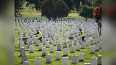 Volunteers clean up Arlington National Cemetery 
