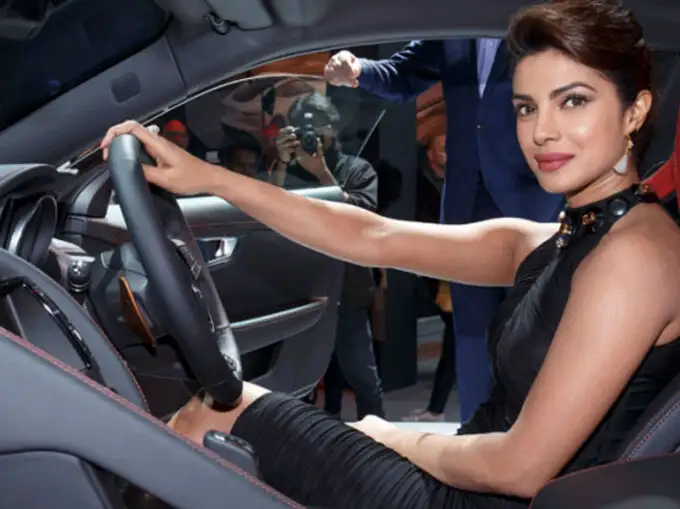 जन्मदिन पर देखिए प्रियंका की हॉट कारें