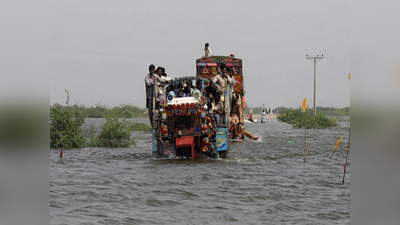 জল ছাড়ল ভারত, বানভাসি পাকিস্তানে মৃত ৭০