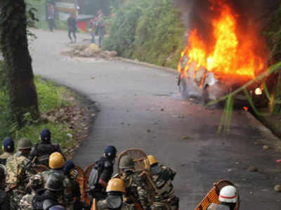 दार्जिलिंगः गोरखालैंड की मांग पर फिर हिंसा