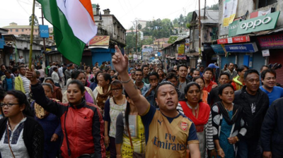 রাজ্যকে মোর্চার চ্যালেঞ্জ, পাহাড়ের আন্দোলনে নেপাল-কাশ্মীর যোগের প্রমাণ দিন