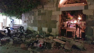 Greece hit by strong earthquake, many feared dead 