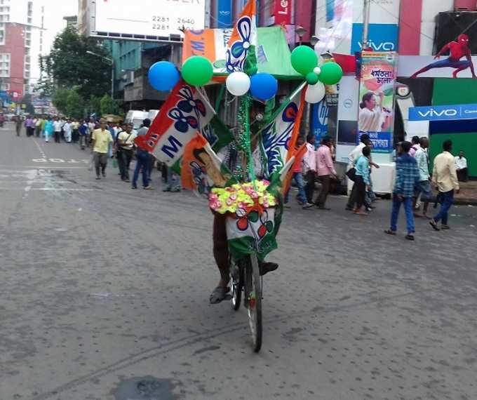 তৃণমূল সমর্থক। ছবি: কৌশিক রায়।