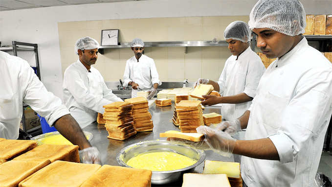 Railways serving food unfit for humans, says CAG report 