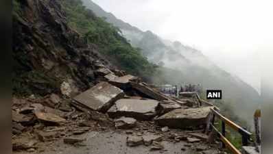 हिमाचल: भूस्खलन से NH-21 बाधित, सैकड़ों वाहन फंसे