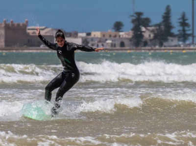 देखें, कटरीना ने लिया कुछ यूं लिया मोरक्को में सर्फिंग का मजा