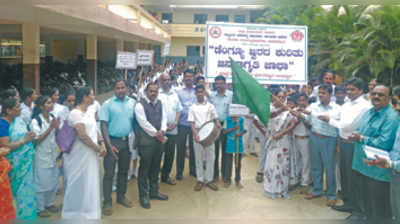 ಮನೆಯ ಸುತ್ತ ನೀರು ನಿಲ್ಲದಂತೆ ನೋಡಿಕೊಳ್ಳಿ