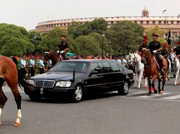 Mercedes-Benz S 600 Pullman Guard है यह कार