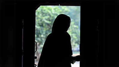 मध्यपूर्वी एशिया में बलात्कारी से शादी कराए जाने के कानून का महिलाएं कर रही हैं जबर्दस्त विरोध