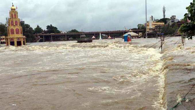 Godavari river level rising due to heavy rains 