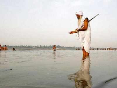 নদীর পাড়ে জমি অমিল, সবুজায়ন অন্যত্র