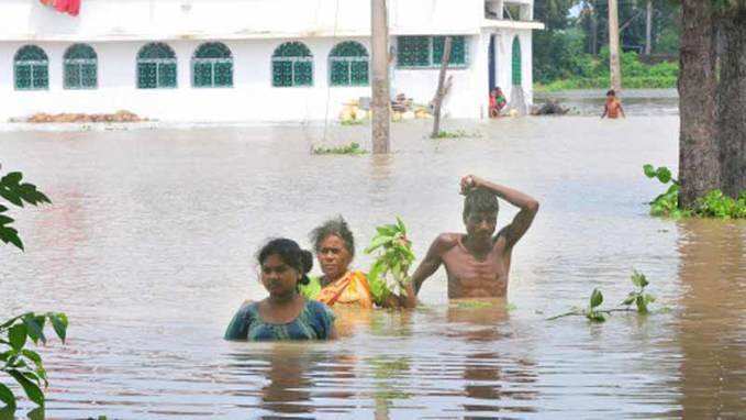 West Bengal: Flood situation worsens in Howrah and Hoogly districts 