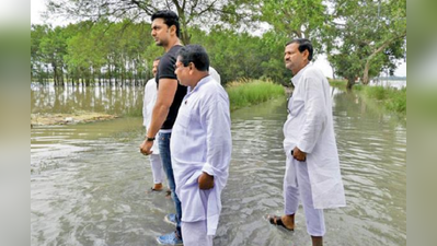 জলের আকালে ক্ষোভ, এড়ালেন দেব