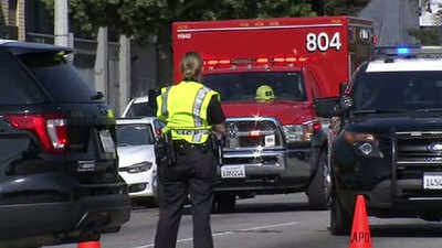Van hits crowd on Los Angeles sidewalk, 6 hurt 