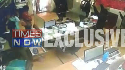 On cam: Burqa-clad gunmen loot bank in J&K’s Anantnag 