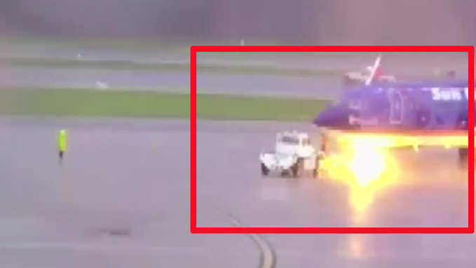 On cam: Lightning strikes Florida airport worker, hospitalized 