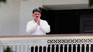 DK Shivakumar case: For third consecutive day I-T raids continue, ED to join probe 