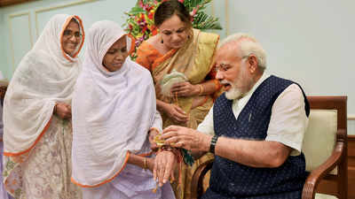 Raksha Bandhan: Widows from Vrindavan tie rakhi to PM Modi 