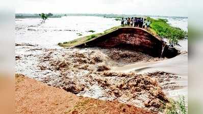 ಬನ್ನಿಕಲ್ಲು ಕೆರೆಗೆ ಬೋಂಗಾ: ನೀರು ಪೋಲು