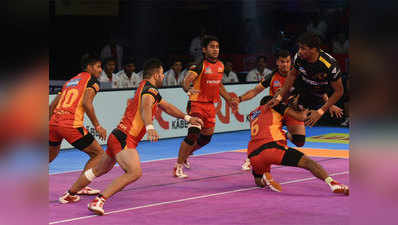 बेंगलुरु बुल्स और तेलुगू टाइटंस के बीच मैच 21-21 से ड्रॉ