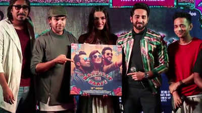 Kriti, Ayushmann and Rajkummar at Twist Kamariya song launch from Bareilly Ki Barfi 