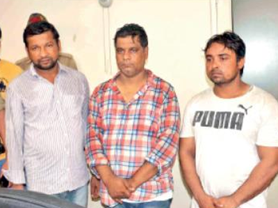कार से चोरी करने वाले 3 बदमाशों को दबोचा