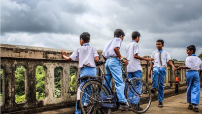 ভালো ও মন্দ পড়ুয়াদের জন্য আলাদা ইউনিফর্ম চালু এই স্কুলে