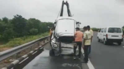 Gujarat: 2 killed, 2 injured as car plunges into canal 