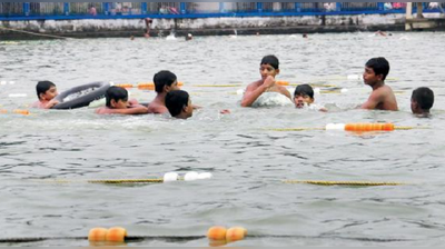 ভরসা সেই টিউব, বেহাল শহরের প্রাচীন সাঁতার ক্লাব