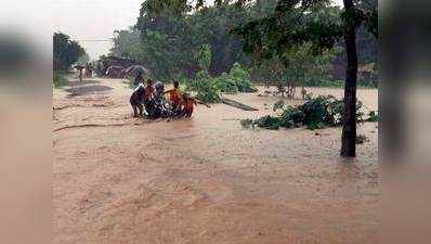 बिहार में बाढ़ की स्थिति भयावह, 12 जिले चपेट में, सेना तैनात, यूपी में भी संकट