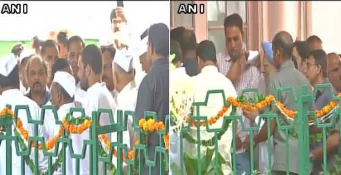 कांग्रेस मुख्यालय में स्वतंत्रता दिवस समारोह के दौरान डॉ. मनमोहन सिंह, कांग्रेस उपाध्यक्ष राहुल गांधी।