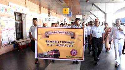 Railway employees take Swachhata pledge to keep stations clean 