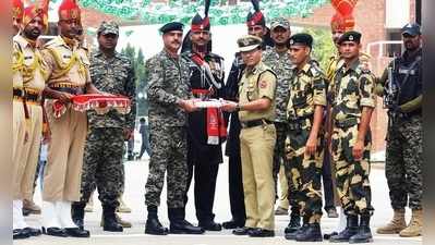 স্বাধীনতা দিবসে এ বারও বন্ধ থাকেনি ওয়াঘার মিষ্টি বিনিময়, বলছে পাকিস্তান